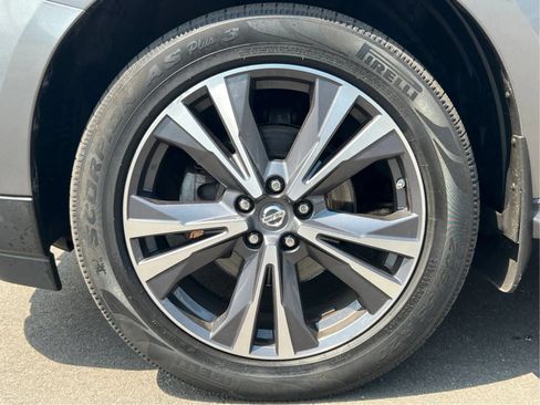 Used 2017 Nissan Pathfinder Platinum w/ Cargo Package AWD/4WD image 31