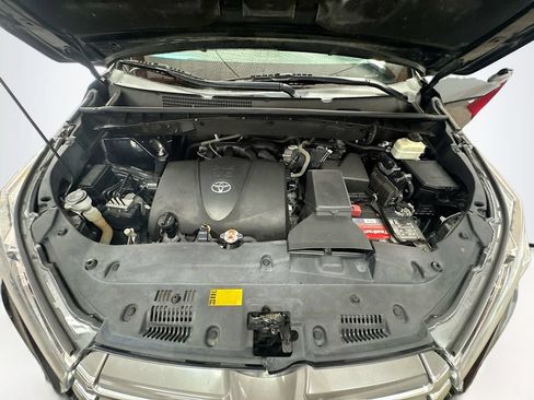 Used 2018 Toyota Highlander Limited FWD image 33