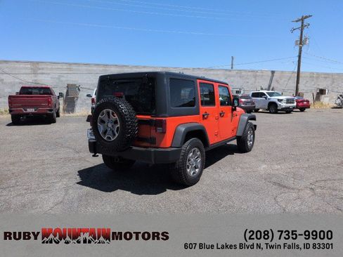 Used 2015 Jeep Wrangler Unlimited Rubicon w/ Dual Top Group AWD/4WD image 7