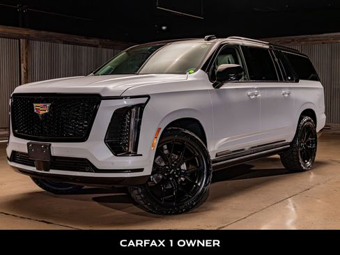 Used 2026 Cadillac Escalade ESV Platinum Sport w/ LPO, Floor Liner Package image 5