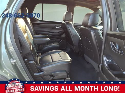 Used 2022 Chevrolet Traverse LT w/ LT Premium Package image 8