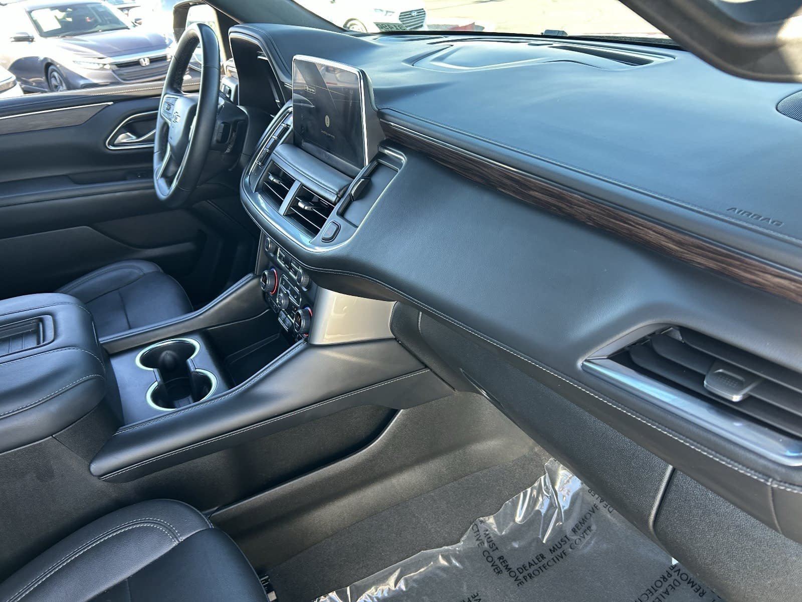 Used 2023 Chevrolet Tahoe Z71 w/ Luxury Package AWD/4WD image 15