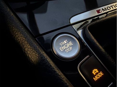 Used 2016 Volkswagen Golf R 4-Door image 19