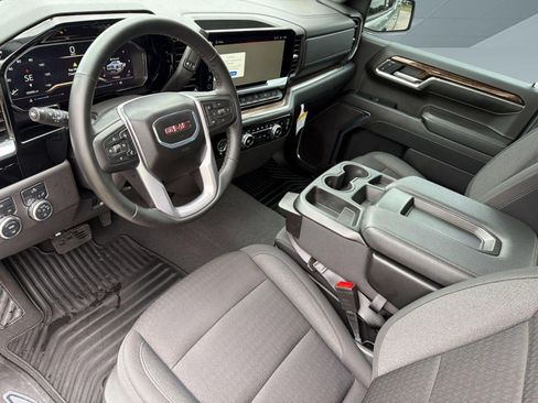 Certified 2024 GMC Sierra 1500 Elevation AWD/4WD image 4