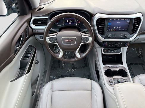 Used 2022 GMC Acadia SLT w/ Preferred Package FWD image 16
