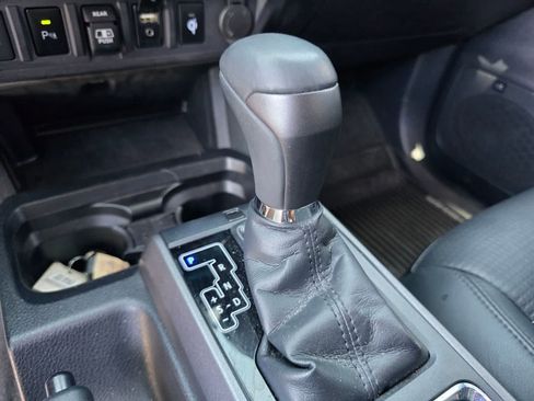 Used 2019 Toyota Tacoma TRD Sport w/ TRD Premium Sport Package RWD image 17
