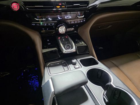 Used 2023 Acura MDX SH-AWD w/ Technology Package image 29