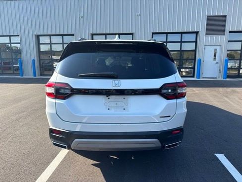 Certified 2023 Honda Pilot Touring image 8