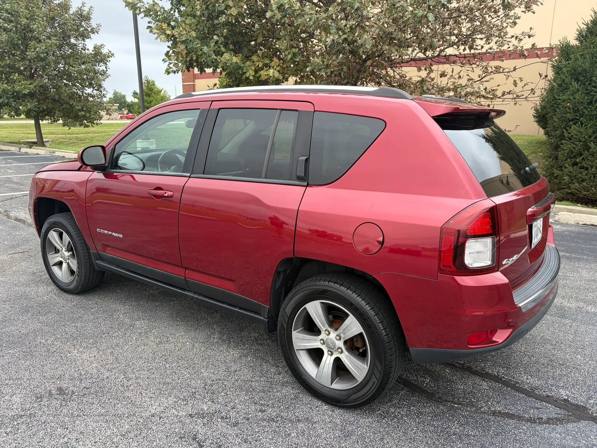Used 2016 Jeep Compass High Altitude AWD/4WD image 3