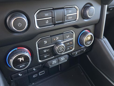 Used 2024 Chevrolet Tahoe Z71 w/ Luxury Package image 26