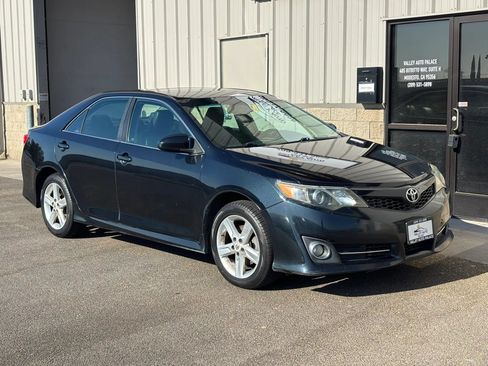 Used 2012 Toyota Camry SE w/ Convenience Pkg FWD image 1