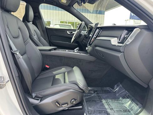 New 2026 Volvo XC60 B5 Ultra w/ Climate Package AWD/4WD image 10