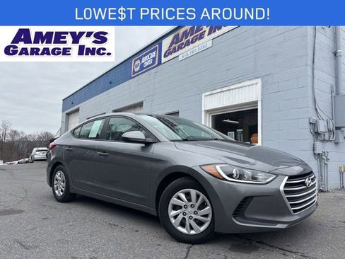 Used 2018 Hyundai Elantra SE image 1