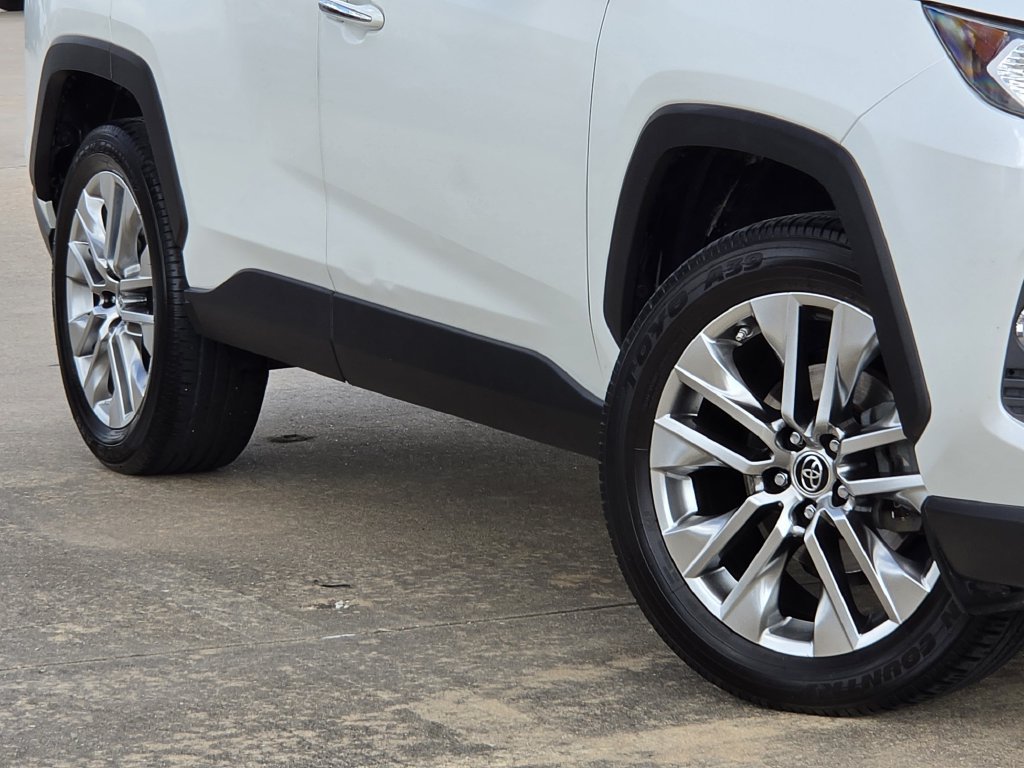 Used 2019 Toyota RAV4 Limited w/ Cold Weather Package AWD/4WD image 12