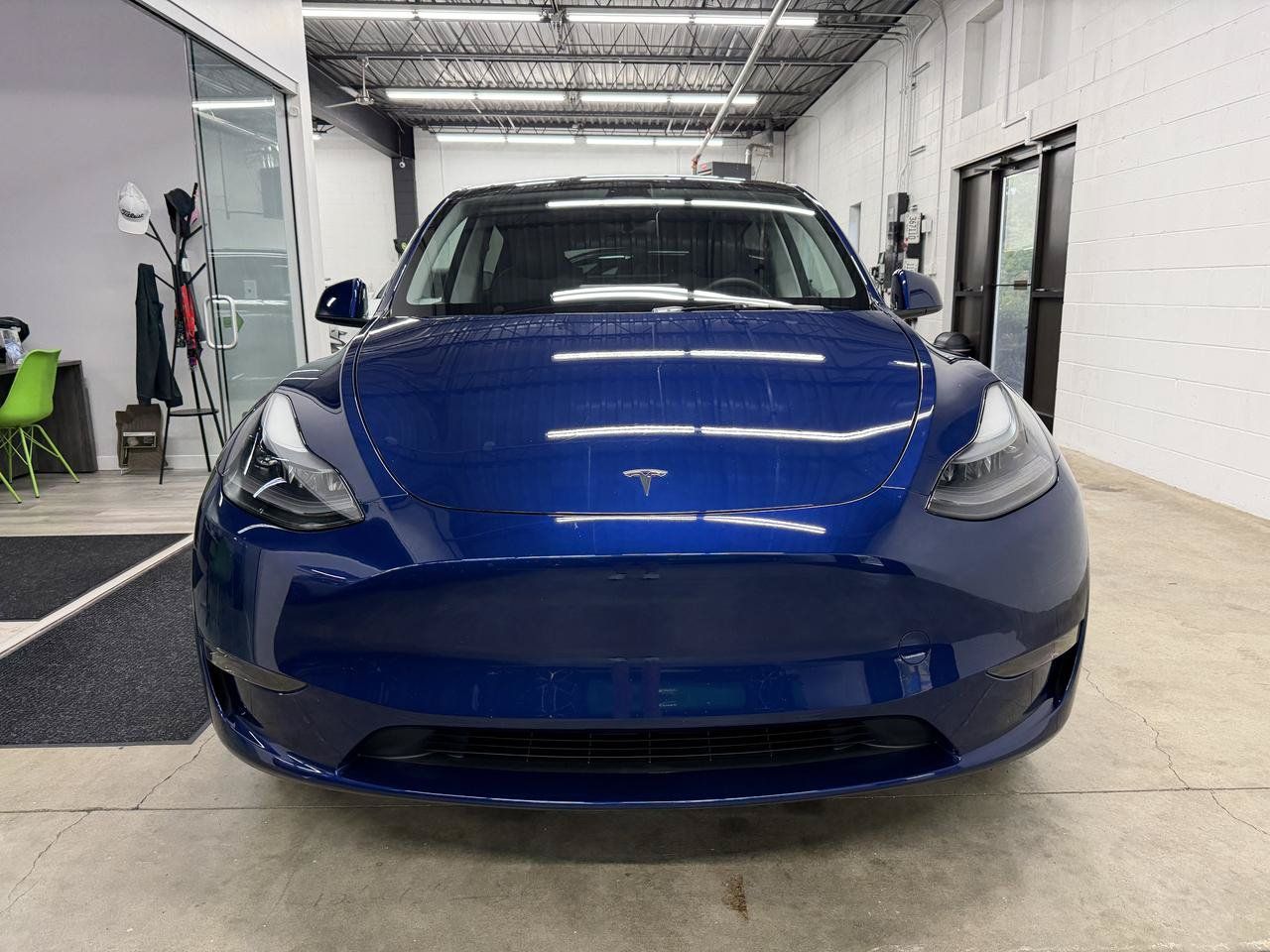Used 2024 Tesla Model Y Long Range AWD/4WD image 2