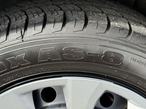 Used 2022 Toyota Corolla LE image 41