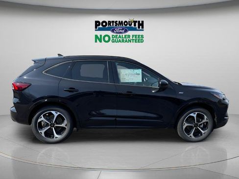 Certified 2025 Ford Escape ST-Line Elite w/ Class II Trailer Tow Package AWD/4WD image 6