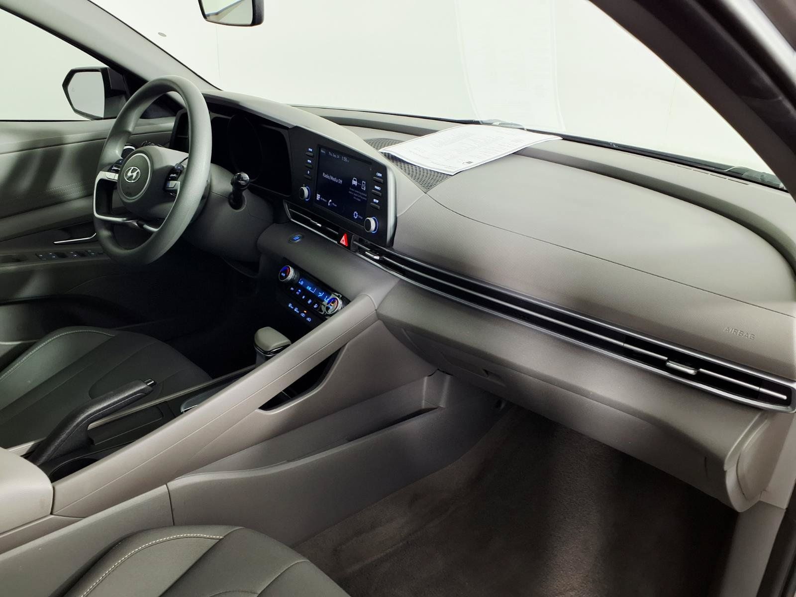 Certified 2023 Hyundai Elantra SEL FWD image 9