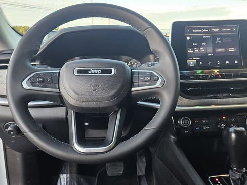 Used 2022 Jeep Compass Latitude image 23