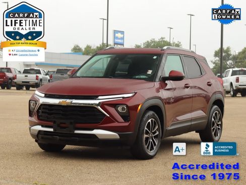 Used 2024 Chevrolet TrailBlazer LT w/ LT Cold Weather Package FWD image 3