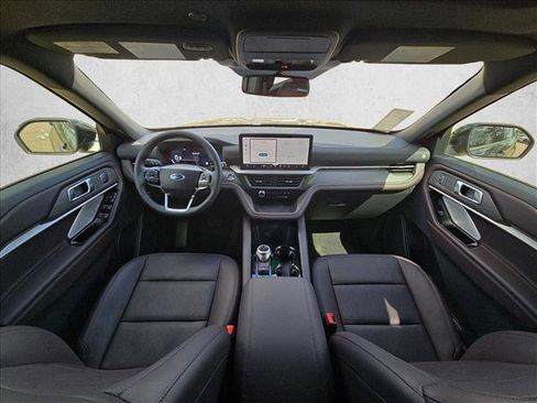 New 2026 Ford Explorer Platinum image 14