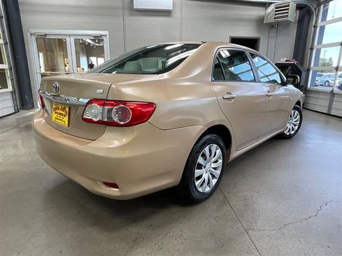 Used 2012 Toyota Corolla LE image 5