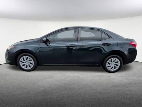 Used 2018 Toyota Corolla LE image 5