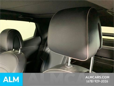 Used 2023 Genesis GV60 Advanced image 17