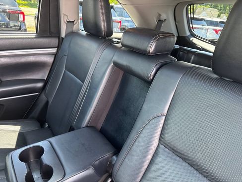 Used 2017 Toyota Highlander Limited Platinum AWD/4WD image 21