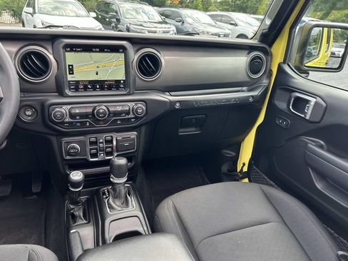 Used 2023 Jeep Wrangler Unlimited w/ Sun & Screen Package AWD/4WD image 16