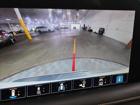 Used 2021 GMC Yukon AT4 w/ Rear Media and Nav Package AWD/4WD image 31