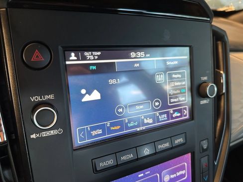 Used 2025 Subaru Forester AWD/4WD image 13