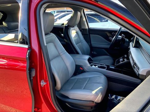 Used 2021 Lincoln Corsair AWD w/ Premium Package image 8