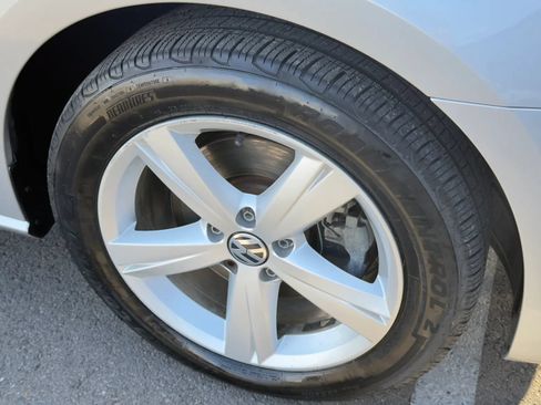 Used 2013 Volkswagen Passat TDI SE FWD image 11
