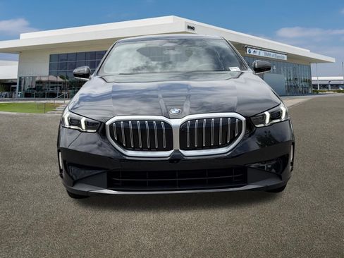 New 2026 BMW 530i w/ Convenience Package RWD image 3