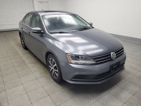 Used 2017 Volkswagen Jetta SE FWD image 13