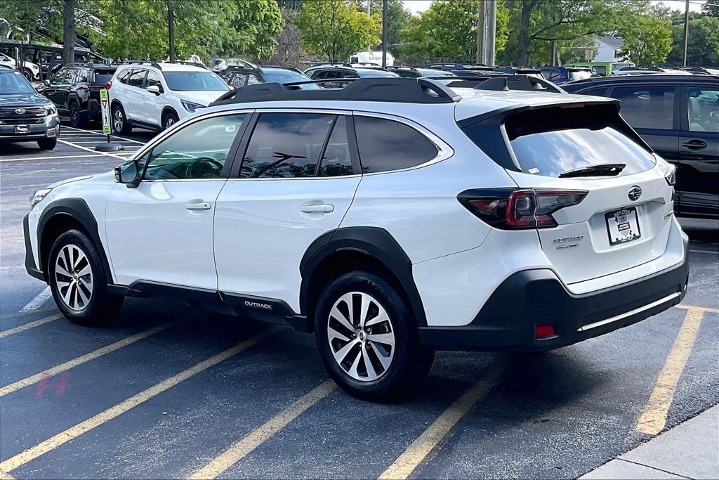 Certified 2025 Subaru Outback Premium AWD/4WD image 13