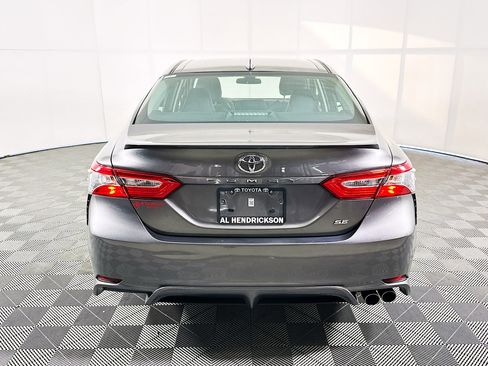 Used 2019 Toyota Camry SE image 4