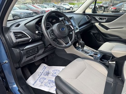 Used 2023 Subaru Forester Premium image 20