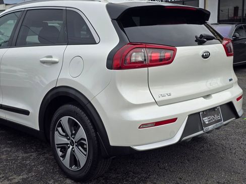 Used 2019 Kia Niro EX image 6