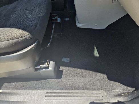 Used 2019 Dodge Grand Caravan SE FWD image 33
