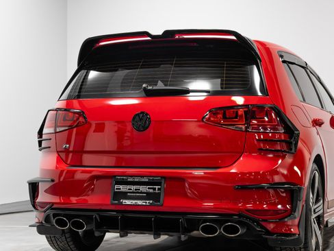 Used 2016 Volkswagen Golf R 4-Door image 62