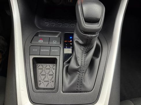Used 2025 Toyota RAV4 LE FWD image 19