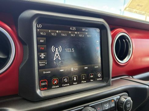 Used 2020 Jeep Gladiator Rubicon AWD/4WD image 23