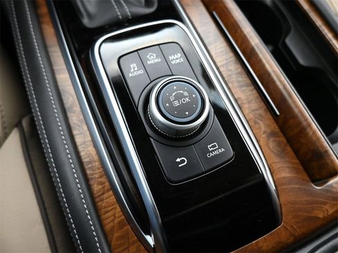 Used 2024 Nissan Armada SL w/ Captain's Chairs Package image 17