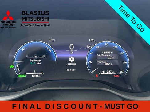 Used 2025 Toyota Sienna XSE w/ XSE Plus Package FWD image 33