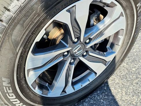 Used 2019 Honda CR-V LX image 7
