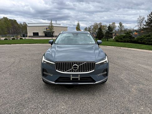 Used 2022 Volvo XC60 B5 Inscription w/ Climate Package AWD/4WD image 4