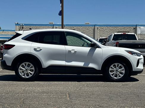 Used 2024 Ford Escape Active FWD image 9