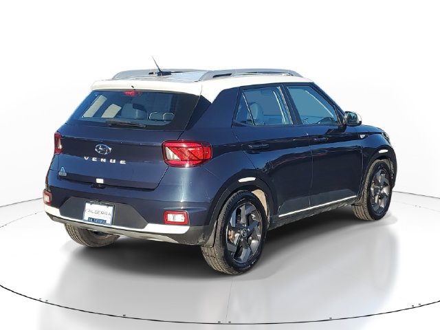 Used 2024 Hyundai Venue Limited FWD image 4